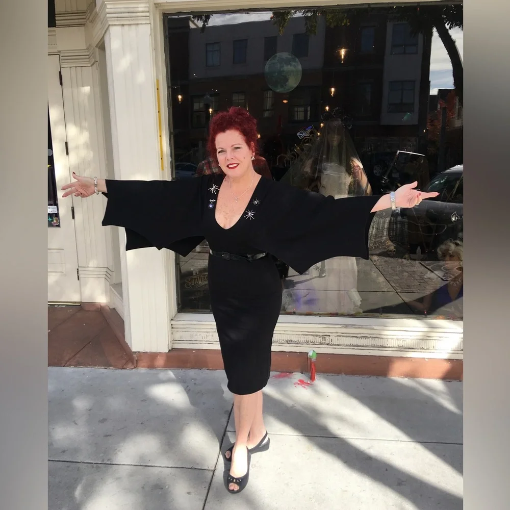 CREATURE OF THE NIGHT WIGGLE BAT PINUP FITTED SPOOKY LBD GOTH DRESS NWT - Picture 5 of 10